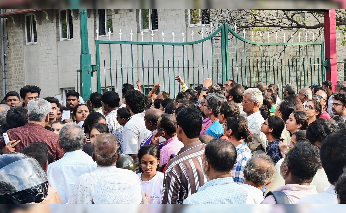 NEET-UG Controversy: 2024 का 'जख्म' और 2026 में फिर वही कहानी... क्या दांव  पर है 22 लाख छात्रों का भविष्य? | neet-ug-2024-2026-paper-leak -controversy-explained-latest-updates