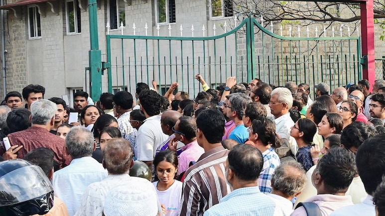 NEET-UG Controversy: 2024 का 'जख्म' और 2026 में फिर वही कहानी... क्या दांव पर है 22 लाख छात्रों का भविष्य?