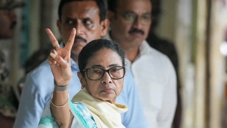 ममता की पार्टी को बंगाल में लगा झटका लेकिन TMC के लिए असम से आई अच्छी खबर