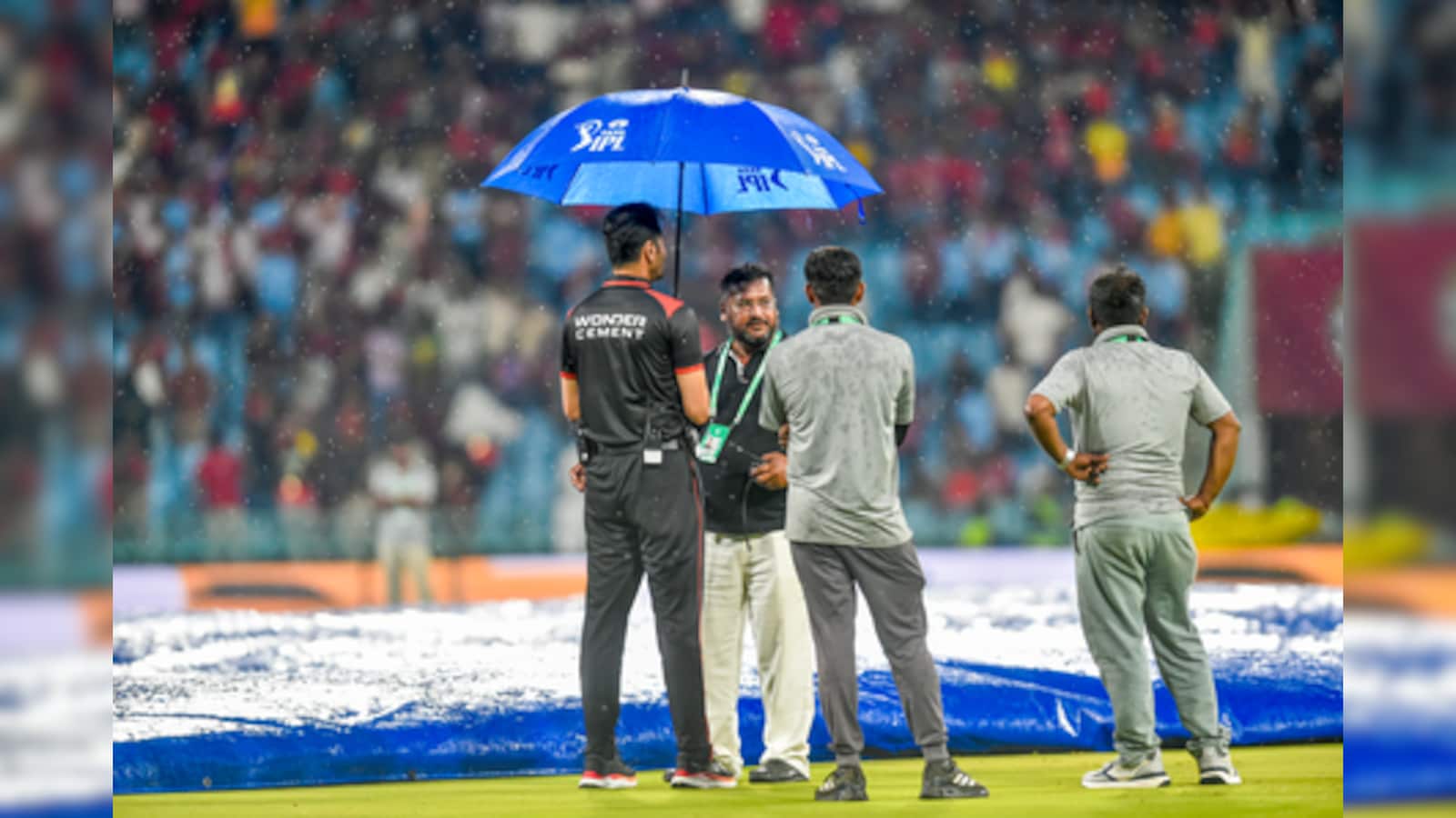 RCB vs GT: अगर बारिश के कारण रद्द हुआ बेंगलुरु-गुजरात का क्वालीफायर-1 तो क्या होगा? किसे मिलेगा फाइनल का टिकट
