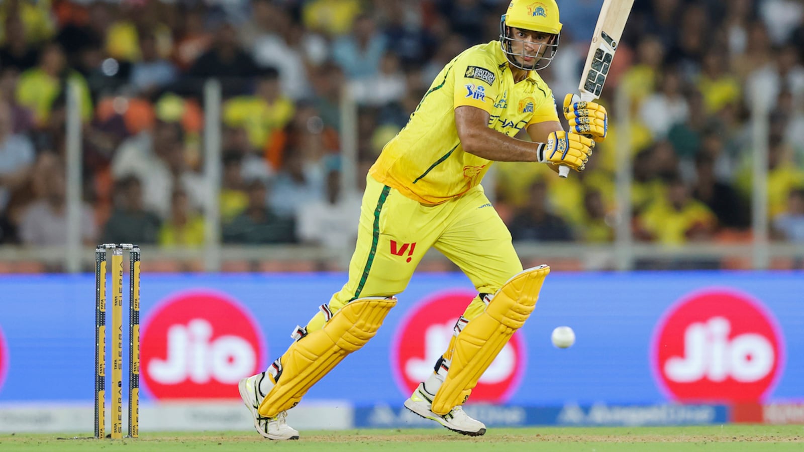 GT vs CSK Live Score, IPL 2026: Shivam Dube Fights Back For CSK After Rs 12.25 Crore GT Star Picks 3 Wickets
