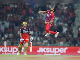 IPL 2026: DPL की खोज प्रिंस यादव ने IPL में मचाया गदर, कोहली को गोल्डन डक पर भेज रातों-रात बना स्टार, रफ्तार देख उड़े दिग्गजों के होश!