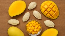 How To Pick The Best Mangoes While Grocery Shopping