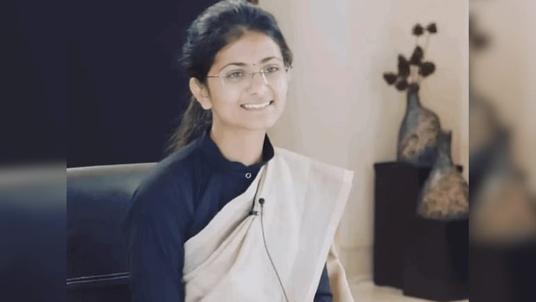 दिव्या तंवर 22 में IPS और 23 की उम्र में बनीं IAS, कोचिंग और इंटरनेट के बिना छोटे कमरे में की UPSC की तैयारी