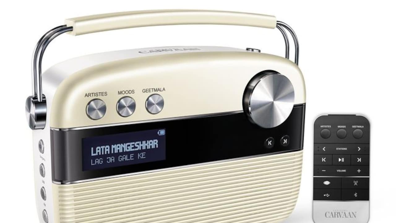 Bring clear sound to every corner of your home with a compact FM radio Bring clear sound to every corner of your home with a compact FM radio
