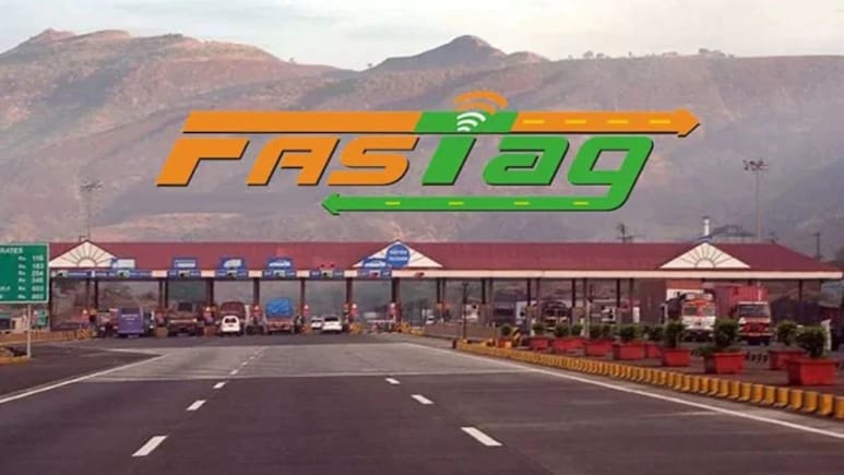टोल मुक्त गाड़ियों के लिए सरकार कर रही नया FASTag लाने की तैयारी, जानिए इसमें क्या होगा खास