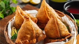 Prayagraj Has Officially Named Its Signature Dish, And It's A Street Food Everyone Loves