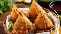 Make Flaky Halwai-Style Samosa At Home With These Tips