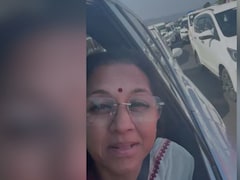 'दो घंटे हो गए हैं...' : मुंबई-पुणे एक्सप्रेसवे पर ट्रैफिक जाम में फंसी सुप्रिया सुले