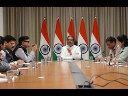Education Minister Meets PSU Banks Over CBSE Payment Failures, Refund Delays