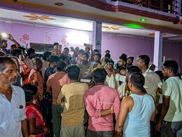 Kanpur: चार वाहनों से आए दबंगों ने गांव में जमकर मचाया उत्पात, युवक से की मारपीट, वाहनों में तोड़फोड़; गोलियां भी चलाई