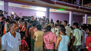 Kanpur: चार वाहनों से आए दबंगों ने गांव में जमकर मचाया उत्पात, युवक से की मारपीट, वाहनों में तोड़फोड़; गोलियां भी चलाई