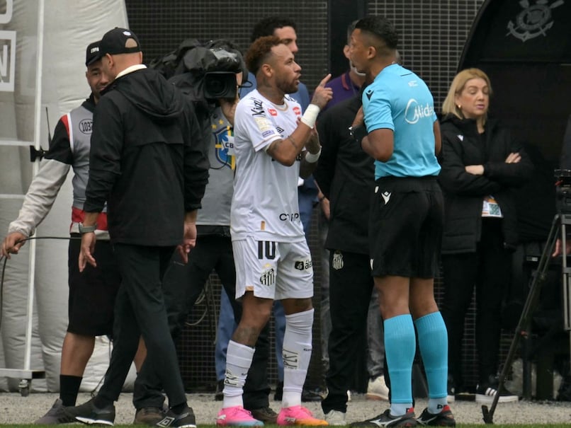Neymar Left Fuming Over Bizarre Mistake By Referee. Here's What He Did Next — WellsTrack
