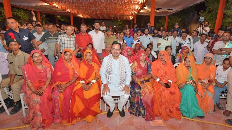 गृहणी से लखपति दीदी बनने का सफर, सीएम भजनलाल से संवाद में महिलाओं ने साझा किए अनुभव