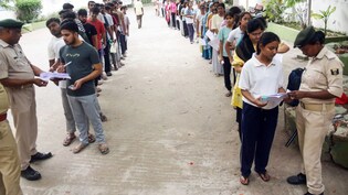 GPS से ट्रैकिंग, AI से निगरानी, नीट में नकल करने वाले अब बच नहीं पाएंगे. री-एग्जाम में होगा हाई सिक्योरिटी कवच