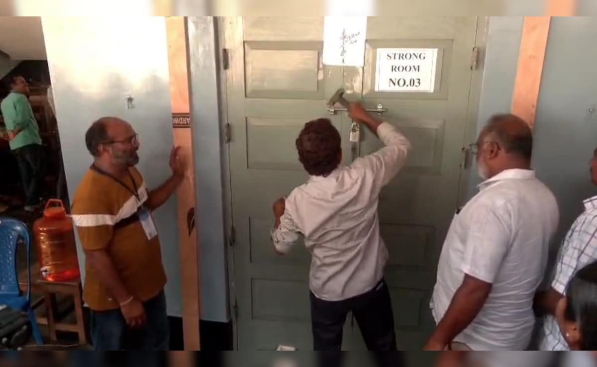 As Keys Go Missing, Poll Officials Break Into EVM Strongroom In Karnataka