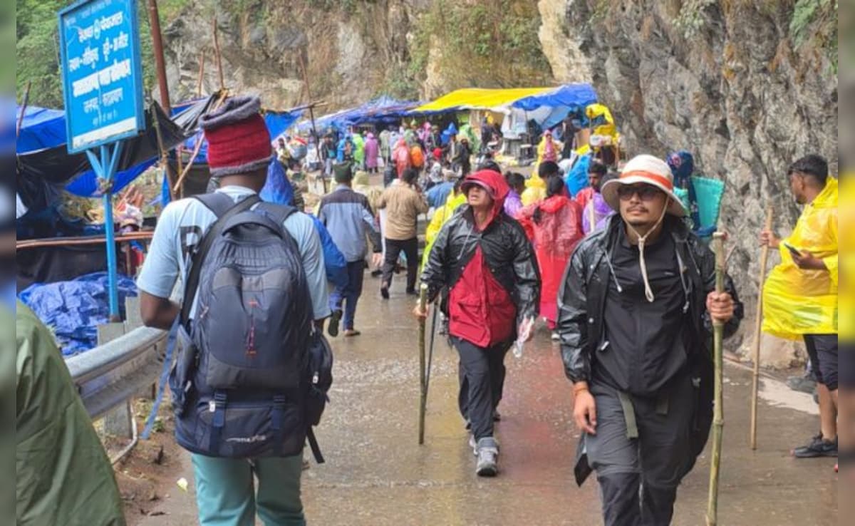 Kedarnath Yatra 2026: बाबा के दरबार में पहुंचे 3 लाख से ज्यादा भक्त, लेकिन प्लास्टिक कचरे ने बढ़ाई चिंता