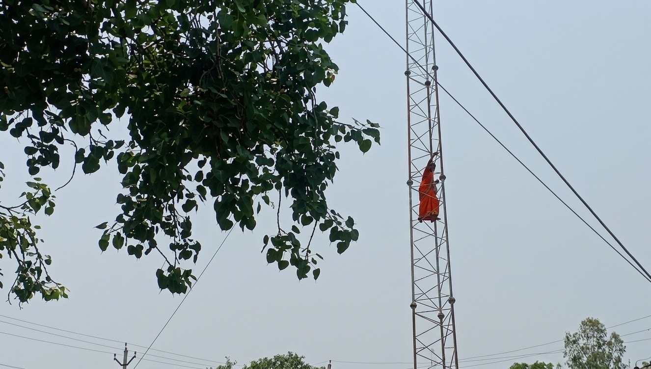 kanpur wife climb tower for husband justice emotional reunion pocso case