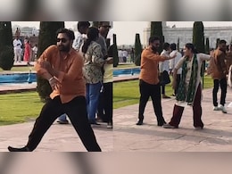 आगरा: ताजमहल बना रीलबाजों का 'डांस फ्लोर', मुख्य परिसर में फिल्मी गानों पर थिरकने का वीडियो वायरल