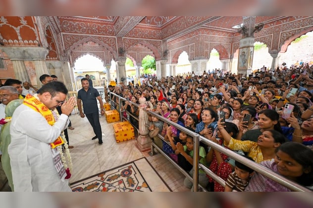  सीएम को सालगिरह की बधाई