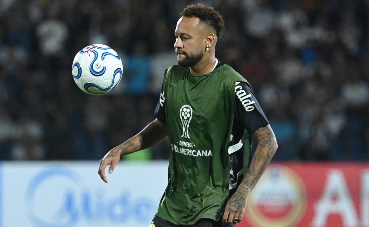 Neymar Apologizes For Rift With Robinhos Son At Santos Training