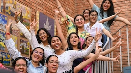 HBSE 10th Result 2026: हरियाणा बोर्ड 10वीं परीक्षा में भी छोरियों ने गाड़ दिए लट्ठ, स्टेट टॉपर बनीं दीपिका