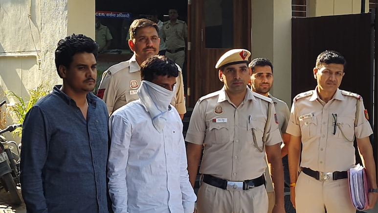 50 लाख की लूट का मास्टरमाइंड निकला दिल्ली पुलिस का कांस्टेबल, वर्दी की आड़ में रची थी साजिश