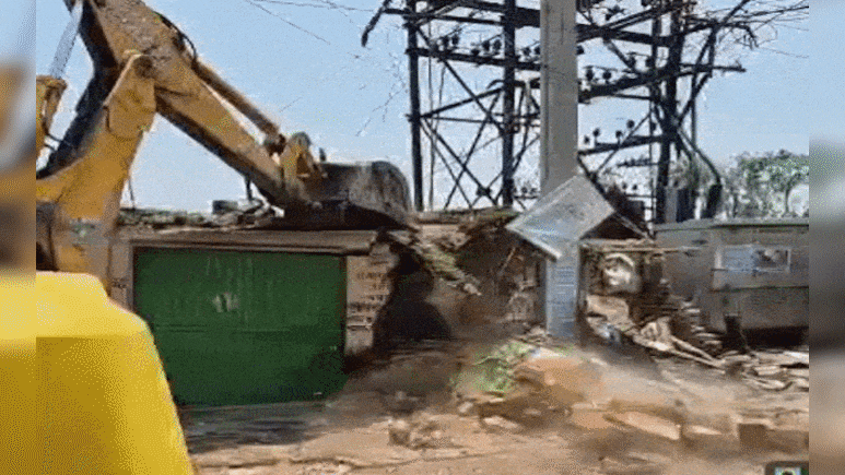 Bihar: भोजपुर में गरजा बुलडोज, धरहरा से पासवान चौक तक अवैध निर्माण जमींदोज, चप्पे-चप्पे पर  तैनात थी पुलिस