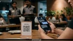 QR कोड से मेन्यू देखना पड़ा भारी! रातभर मैसेज करता रहा वेटर, महिला ने सोशल मीडिया पर सुनाई आपबीती
