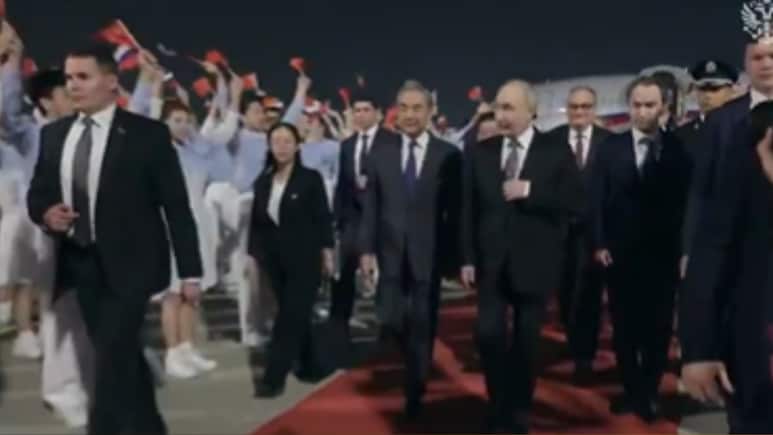 Putin Arrives China: बीजिंग पहुंचे रूस के राष्ट्रपति व्लादिमीर पुतिन, क्यों अहम है उनका ये दौरा?