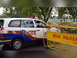 दिल्ली में 12 साल के बेटे और पिता का शव लटका मिला, सुबह घर का दरवाजा खोलते ही मचा हड़कंप