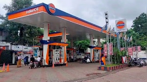 Fuel Price Hike Delayed For Elections: Former Petroleum Minister Veerappa Moily