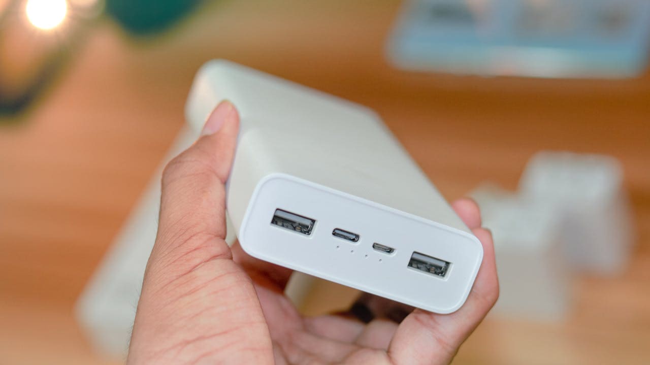 Choose Power Banks For Travel Without Stress