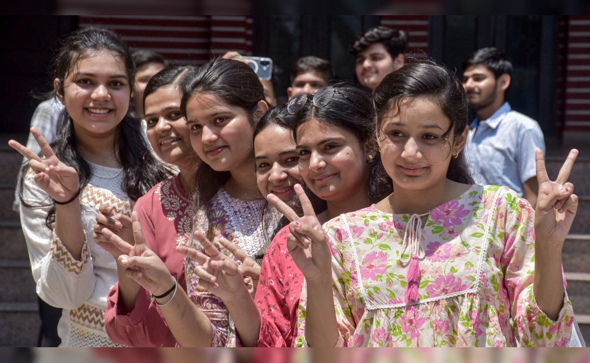 CBSE ने जारी किया 12वीं के टॉपर्स का आंकड़ा, कुल इतने छात्रों ने हासिल किए 95% से ज्यादा नंबर
