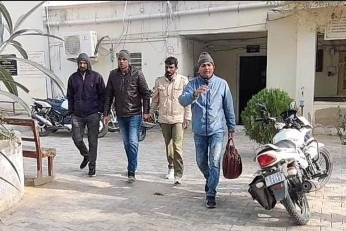 रोहित गोदारा गैंग का अशोक बीते कई दिनों से भूख हड़ताल पर है. रोहित गोदारा गैंग का अशोक बीते कई दिनों से भूख हड़ताल पर है.