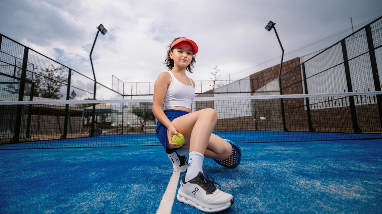Sportswear Fabrics Explained: Polyester vs Nylon vs Cotton