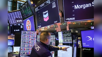 US Stock Bulls Power Longest Weekly Rally Since 2024: Markets Wrap