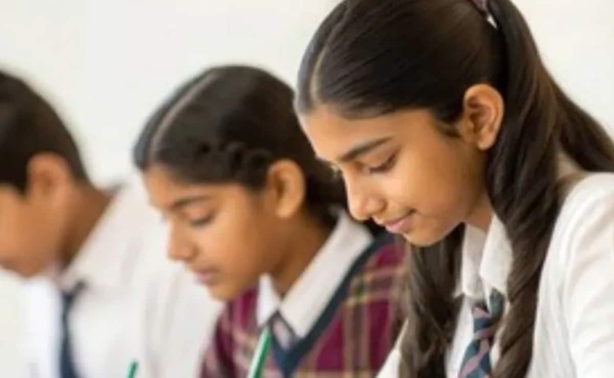 HPBOSE 12th Result 2026: हिमाचल बोर्ड 12वीं परीक्षा में अंशित कुमार ने किया टॉप, देख लीजिए टॉपर्स की लिस्ट