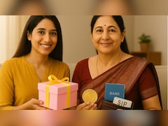 Mother's Day 2026: इस बार साड़ी-मिठाई के साथ, मां को दें फाइनेंशियल फ्रीडम का गिफ्ट