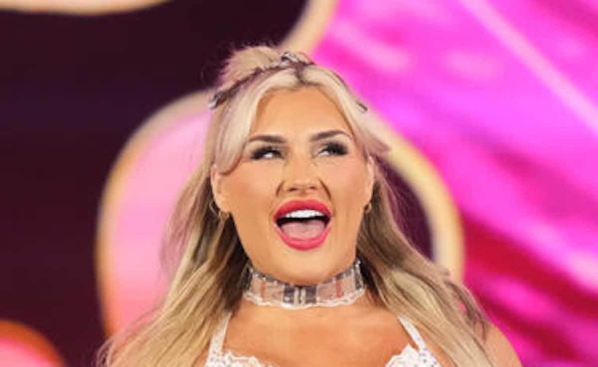 Tiffany Stratton Responds After Rumors Say Ex WWE Star Giovanni Vinci Was Released For Flirting With Her