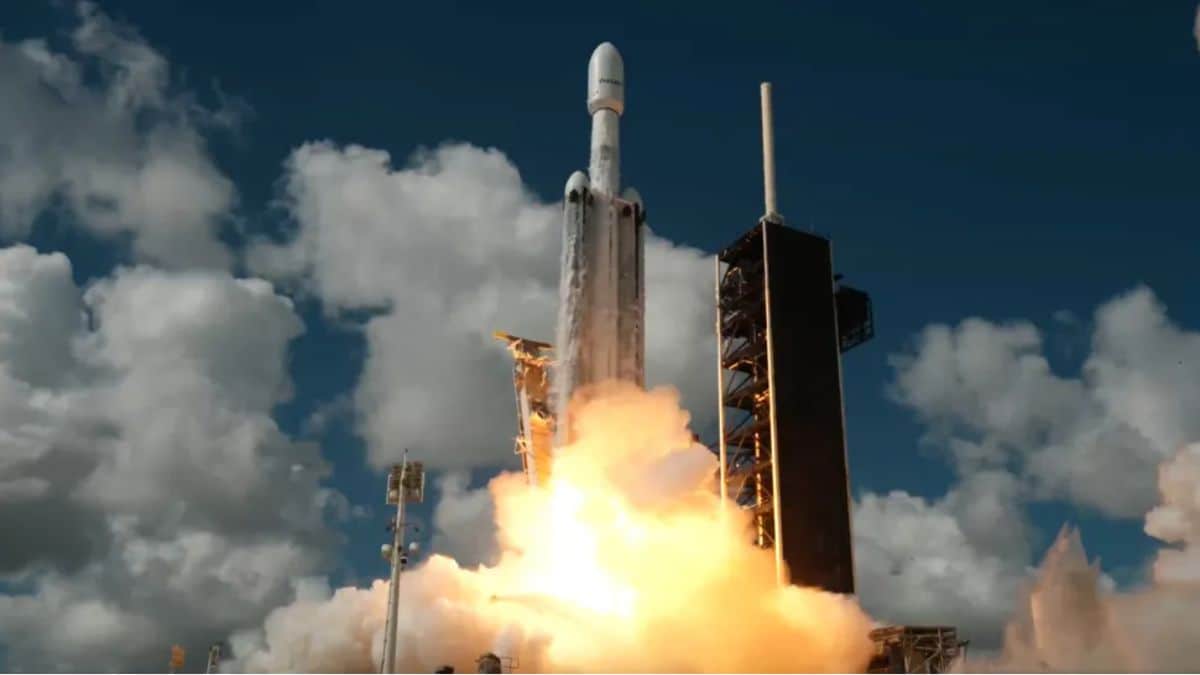 Falcon Heavy Roars Back to Life with Powerful Broadband Satellite Launch