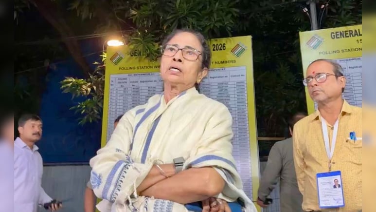 बंगाल में बवाल: रात 12 बजे तक स्ट्रांग रूम में रहीं ममता, BJP ने कहा- सब फर्जी; EVM को लेकर सियासी संग्राम