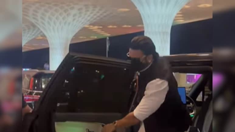 Ranveer Singh's First Public Appearance At Mumbai Airport After Film Body Banned Him Over <i>Don 3</i> Row