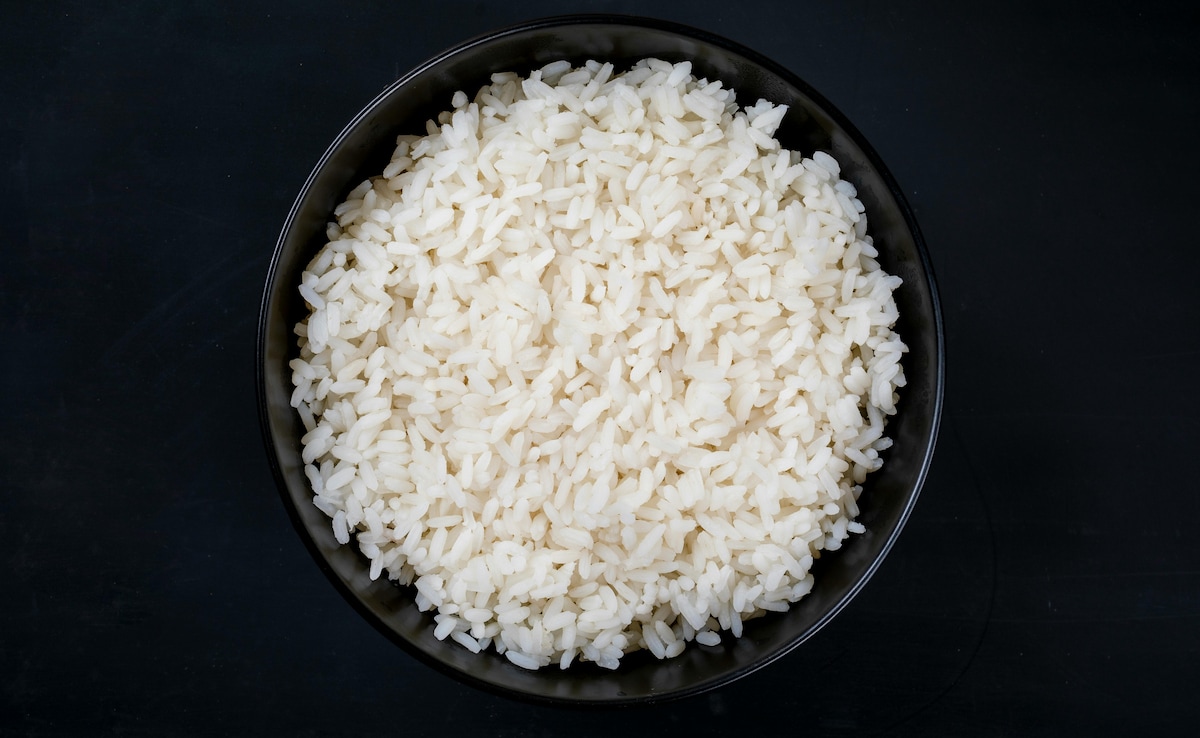 Rice Weight Gain Myth: क्या चावल खाने से सच में बढ़ जाता है मोटापा? जानिए क्यों एक्सपर्ट्स इसे पूरी तरह गलत नहीं मानते