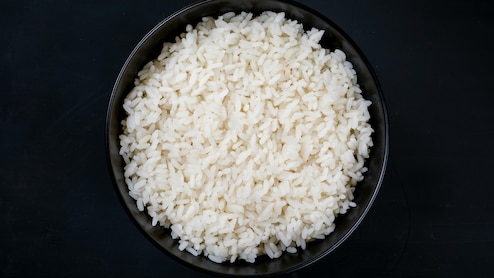 Rice Weight Gain Myth: क्या चावल खाने से सच में बढ़ जाता है मोटापा? जानिए क्यों एक्सपर्ट्स इसे पूरी तरह गलत नहीं मानते