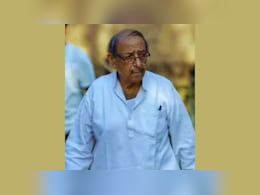 71 साल की उम्र में भी डॉक्टर बनने की चाह, NEET एग्जाम देने पहुंचे लखनऊ के अशोक बहार की कहानी