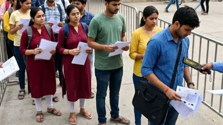 NEET UG में अब नहीं होगा पेपर-लीक! एक्सपर्ट ने बताया JEE-Advanced वाला वो 'सीक्रेट फॉर्मूला' जिससे सुधरेगी परीक्षा की शुचिता