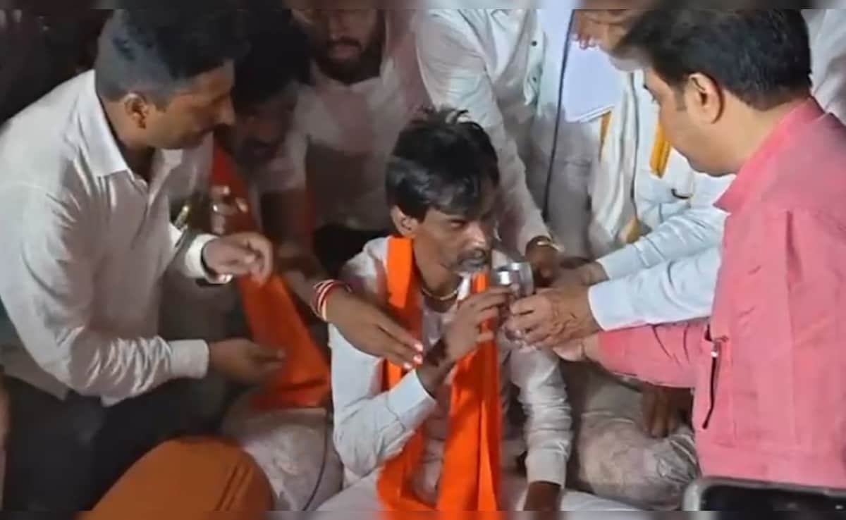 15 घंटे चला मनोज जरांगे पाटिल का अनशन: सरकार से बातचीत के बाद अस्पताल में भर्ती, ड्राफ्ट नोटिफिकेशन पर बनी सहमति