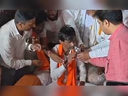 मराठा आरक्षण पर सरकार के आश्वासन पर मनोज जरांगे का अनशन खत्म, तबीयत खराब होने पर लाए गए अस्पताल