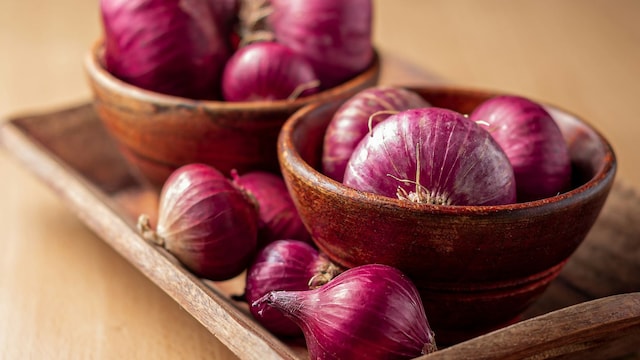 Red onions when eaten with summer meals can reduce heat stress in the body